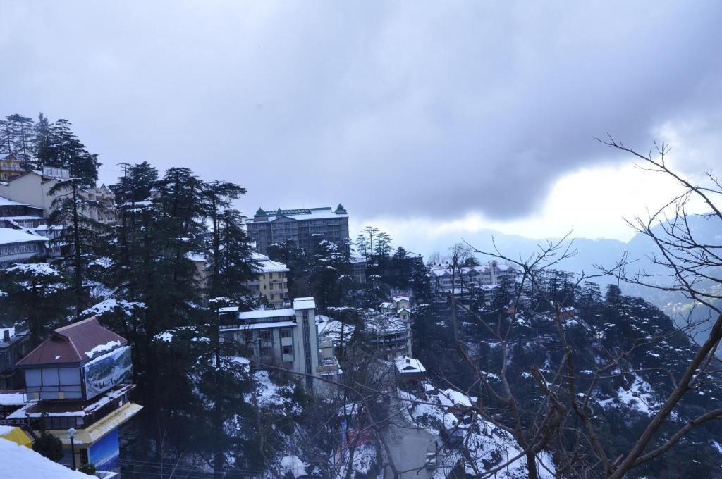 Hotel Prestige Shimla Esterno foto